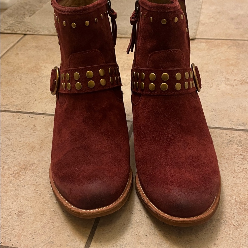 Never worn! Sofft Red Studded Ankle Boots / booties 8.5